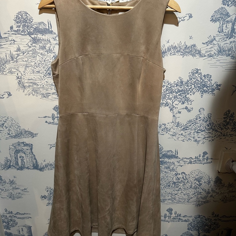 Elegant Tan Sleeveless Dress